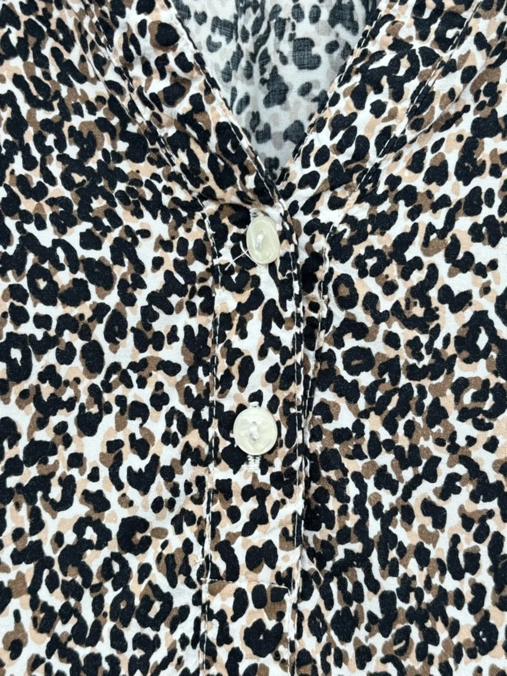 Old Navy Women’s Leopard Popover Open Neck Blouse - Black & Cream in Petite XL - Picture 9 of 13